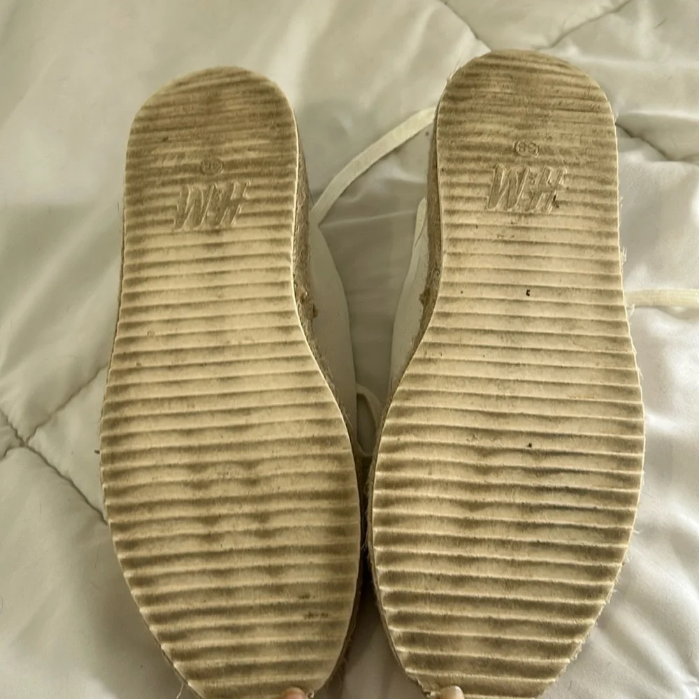 H&M Cream Espadrille Platform Sneakers size 7/38 casual lace up sneaker